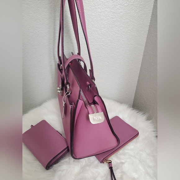 COACH 3 fer purple blush like new beautiful Coach purse, wallet, and wristlet - Picture 7 of 14